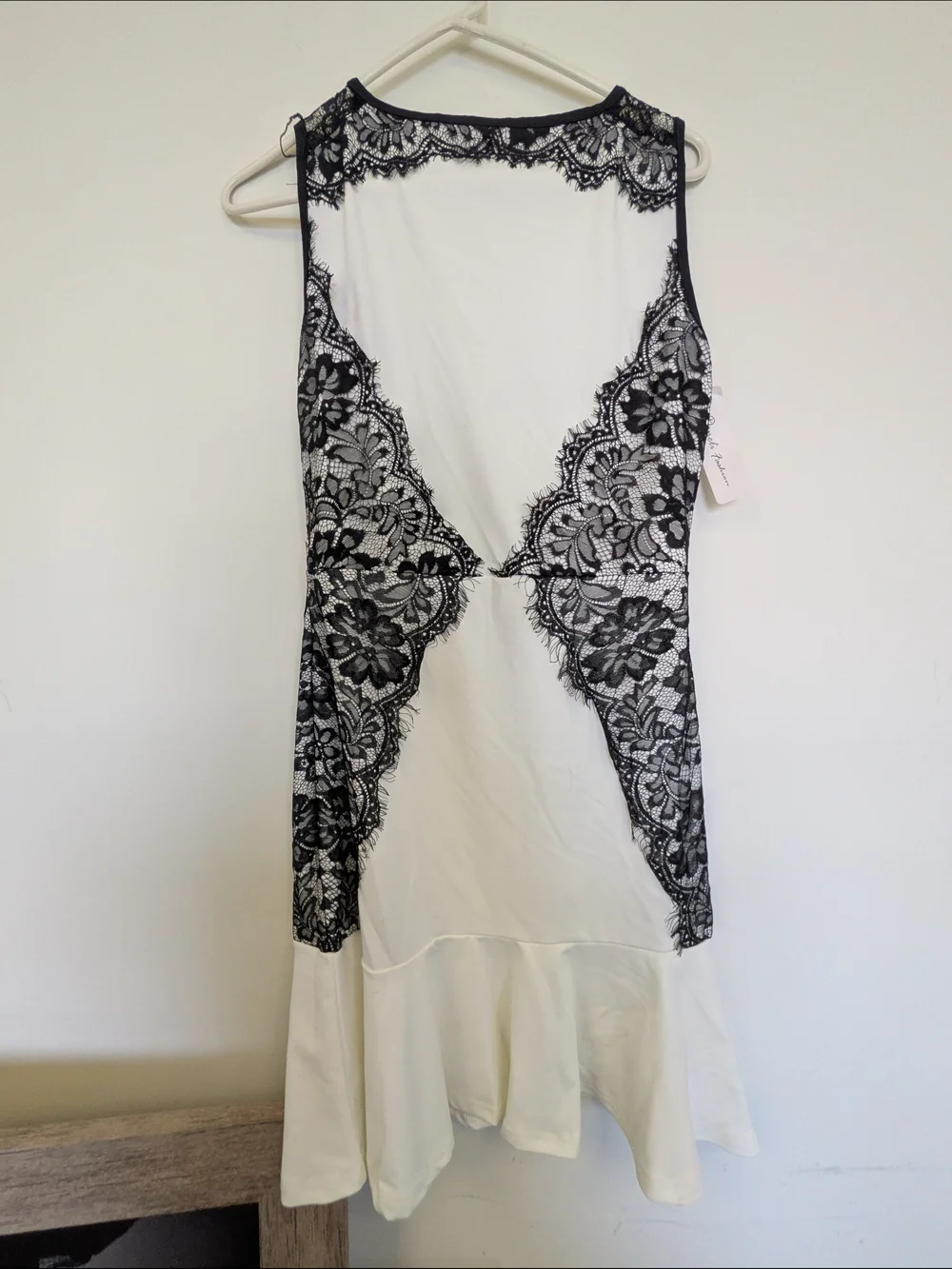 Elegant White Lace-Accent Chemise